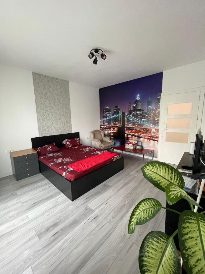 Manhattan Studio In Bukarest Exteriör bild